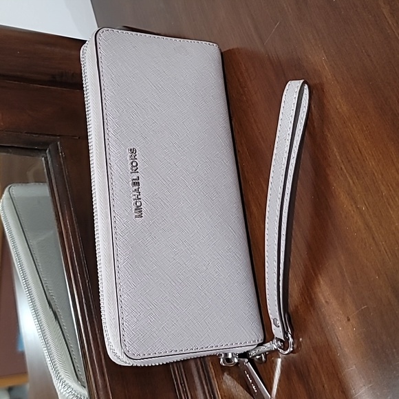 Michael Kors Handbags - Michael Kors Continental Jet Set Saffiano Gray Leather Wallet
